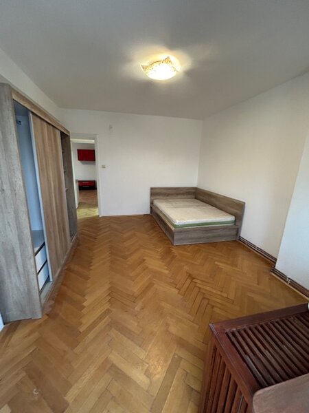 Romana, ultracentral, blocul Scriitorilor, unic investitie, sigura 130 mp